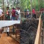 Babinsa Sertu Haifrizar, dari Koramil 414-03/Gantung Monitoring Kunjungan Bupati Beltim di Lokasi Wisata Kretek Sawah Danau Nujau