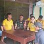 Babinsa Serka Andri Gelar Komsos Bersama Kapolsek Gantung di Warung Kopi Warga di Desa Lenggang