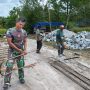 Kegiatan Kodim 0414 Belitung dan Jajaran Koramil Tanjungpandan bersama Masyarakat dalam Pembangunan Jembatan Beton di Desa Air Pelampang Jaya