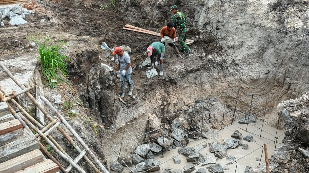 Kodim 0414 Belitung dan Koramil Tanjungpandan Sampaikan Capaian Kegiatan Pembangunan Jembatan Beton di Air Pelampang Jaya 2 AddText 04 09 02.44.38