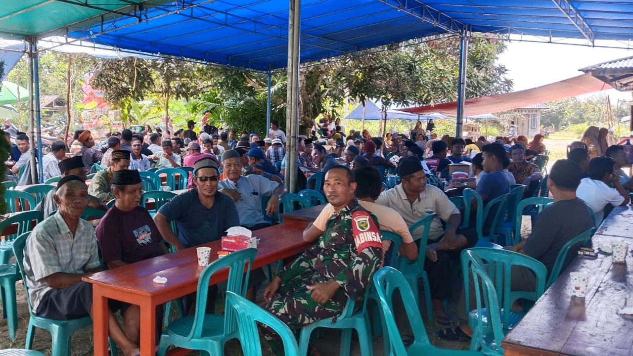 Babinsa Sertu Suprapto Hadiri Tradisi Maras Taun Kacang Butor 2 AddText 06 16 04.24.34