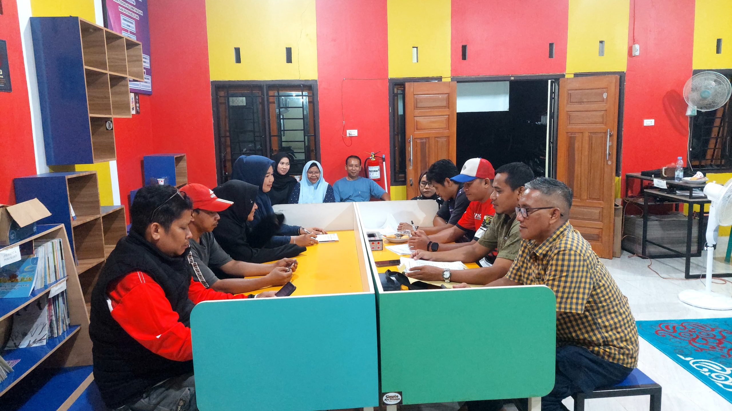 4 Bakal Calon Kembalikan Berkas Formulir Pencalonan Pilkades Terong 2 AddText 06 17 09.03.54 scaled