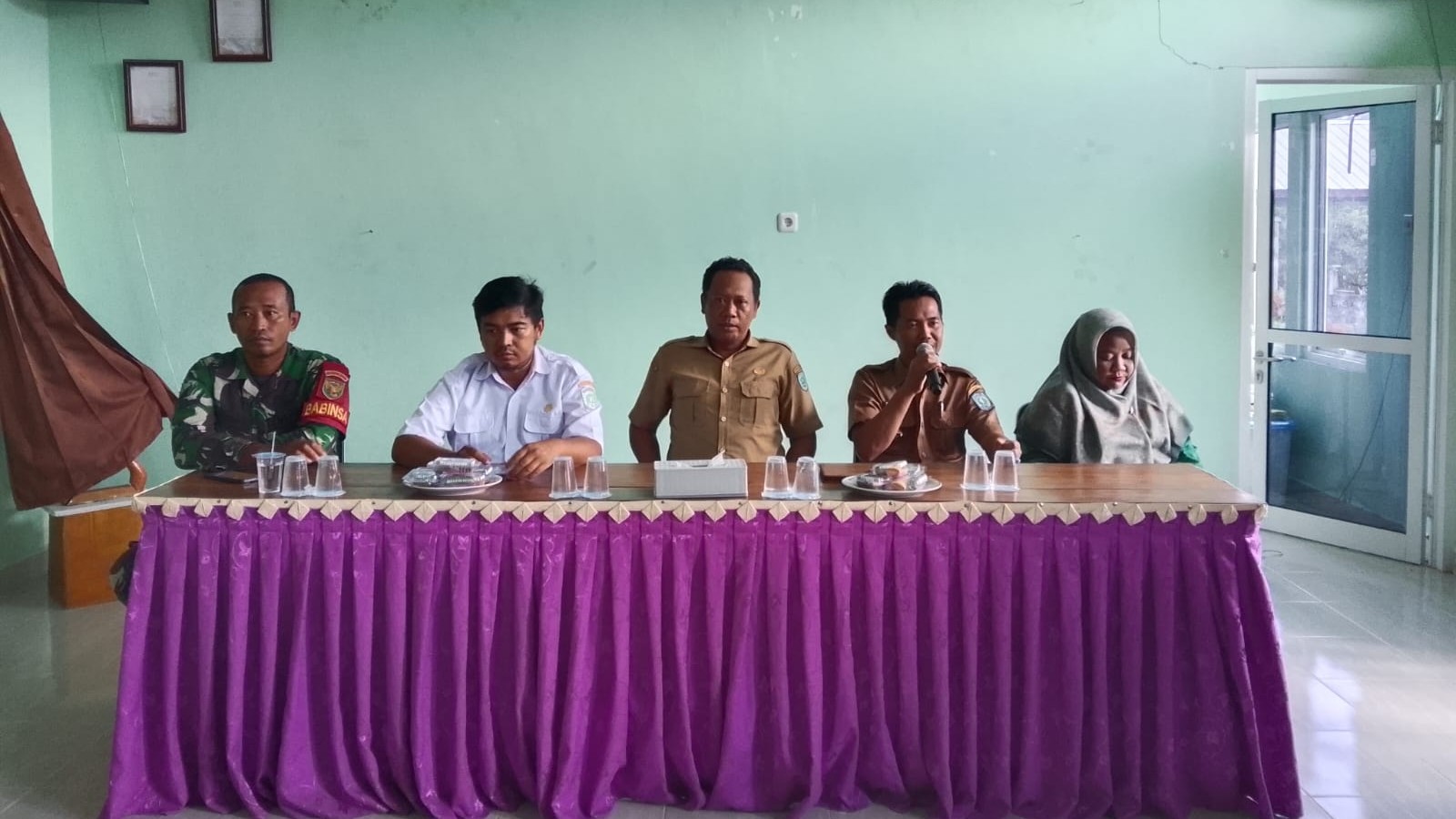 Babinsa Sertu Suprapto Hadiri Rembuk Stunting Tingkat Desa Badau 2 AddText 06 22 04.52.14