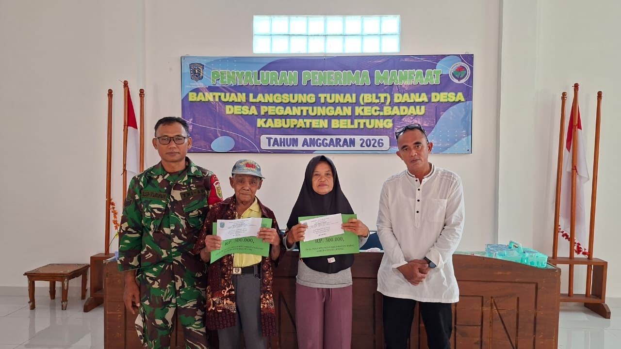 Babinsa Serka Anis Setiawan Hadiri Penyaluran BLT Tahap VII di Pegantungan 2 AddText 07 10 01.58.18