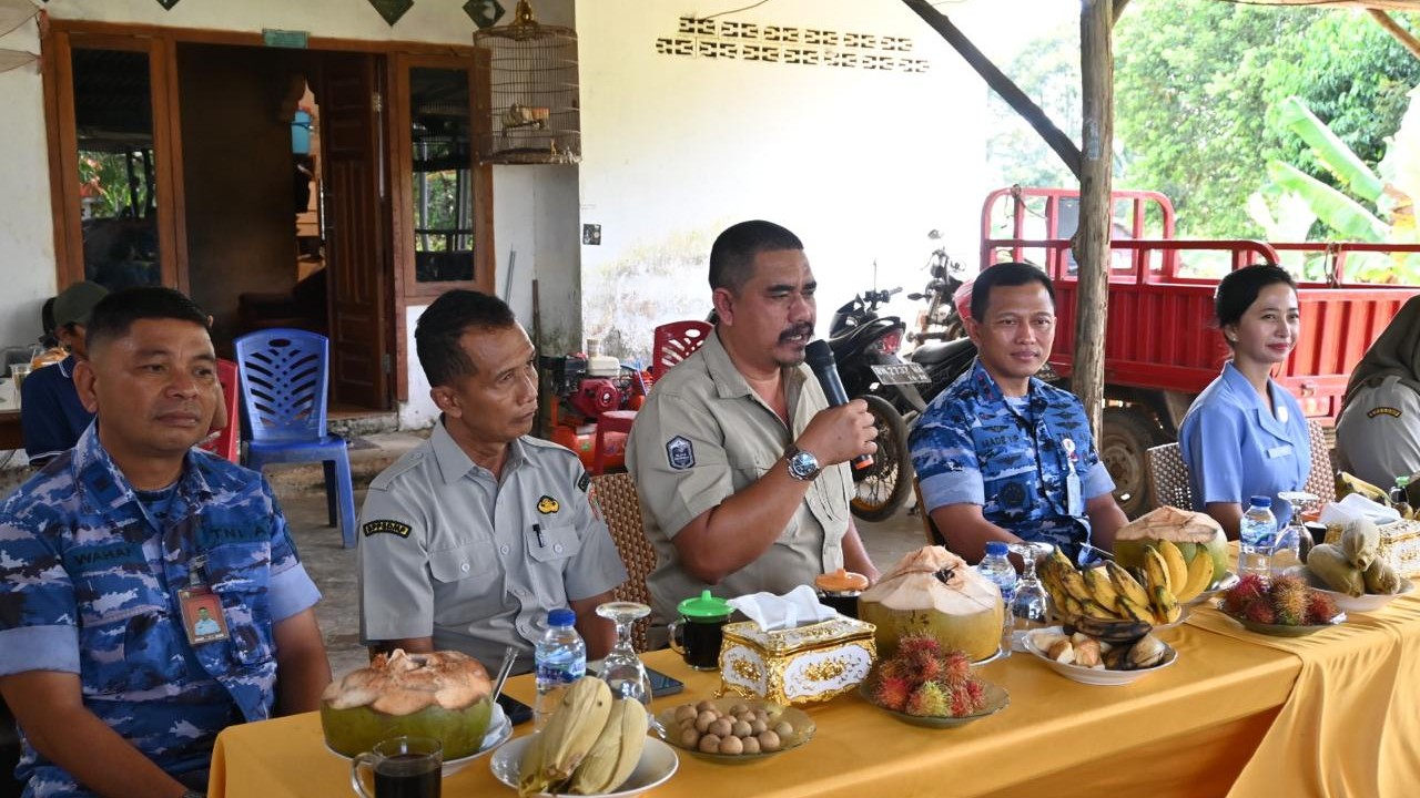 Lanud HAS Hanandjoeddin Gelar Baksos, Pemdes Perawas Beri Apresiasi 8 AddText 07 28 10.59.11