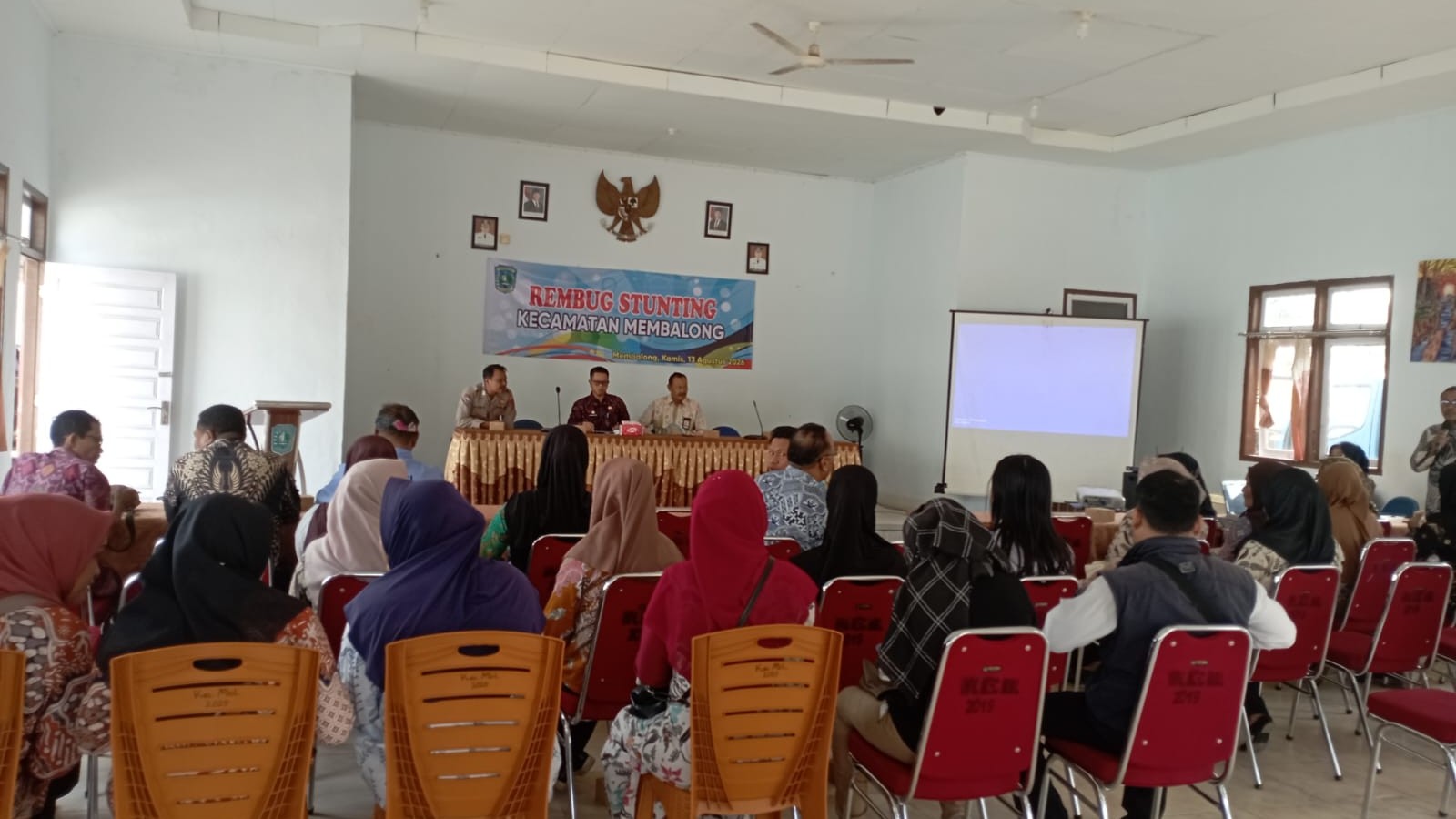 Babinsa Serka Sucipto Hadiri Rembuk Stunting Tahun 2026 di Kantor Camat Membalong 1 AddText 08 13 01.30.31