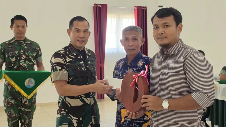 Dandim 0414 Belitung Serahkan 8 Kendaraan Roda Tiga kepada Empat KDKMP 