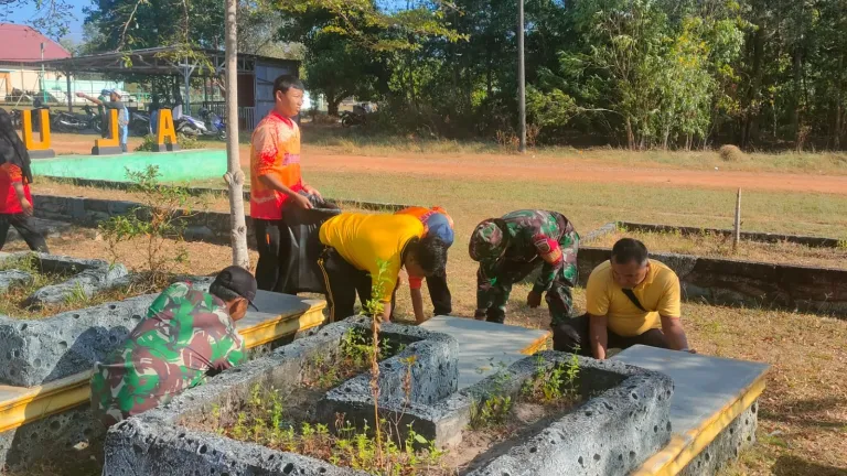 Jajaran Koramil 03/Gantung Gelar Jumat Bersih dalam Gerakan Nasional Indonesia ASRI
