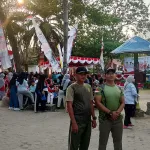 Di Halaman Kantor Camat Manggar, Serda Dedi Irawan ikuti Jalan Sehat Semarakkan HUT RI ke-81
