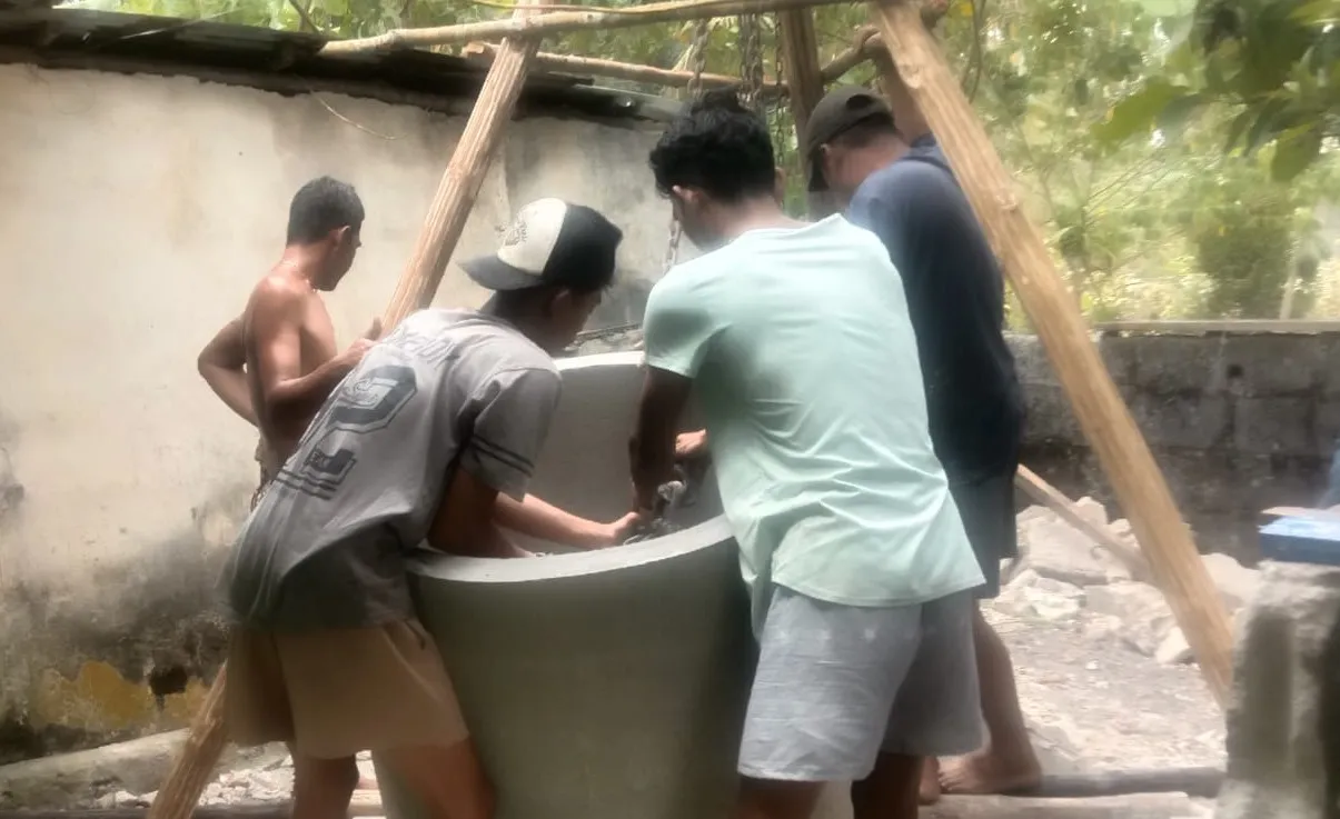Sumur Mengering, Warga Air Merbau Rela Memperdalam Tanah Demi Setetes Air 7 Sumur Mengering, Warga Air Merbau Rela Memperdalam Tanah Demi Setetes Air
