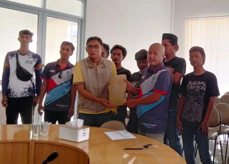 Baznas Belitung dan DSPPPA Belitung Bantu Pulangkan Lima Pekerja Terlantar ke Sukoharjo