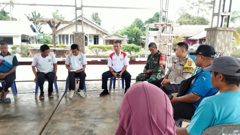 Antisipasi Karhutlah di Musim Kemarau, Sertu Haifrizar Hadiri Rakor Pembentukan Tim Relawan