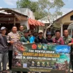 Sertu Suprapto dan Tim Karhutla Tinjau Kebakaran Lahan hingga Sosialisasi Bahaya Kebakaran di Badau