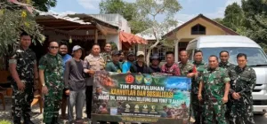 Sertu Suprapto dan Tim Karhutla Tinjau Kebakaran Lahan hingga Sosialisasi Bahaya Kebakaran di Badau