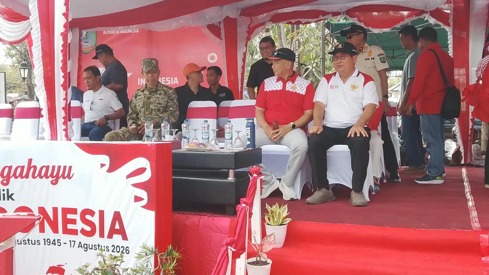 Danramil Kelapa Kampit Hadiri Pawai Pembangunan HUT RI ke 81 Kecamatan Manggar Belitung Timur 8 AddText 08 29 03.57.09