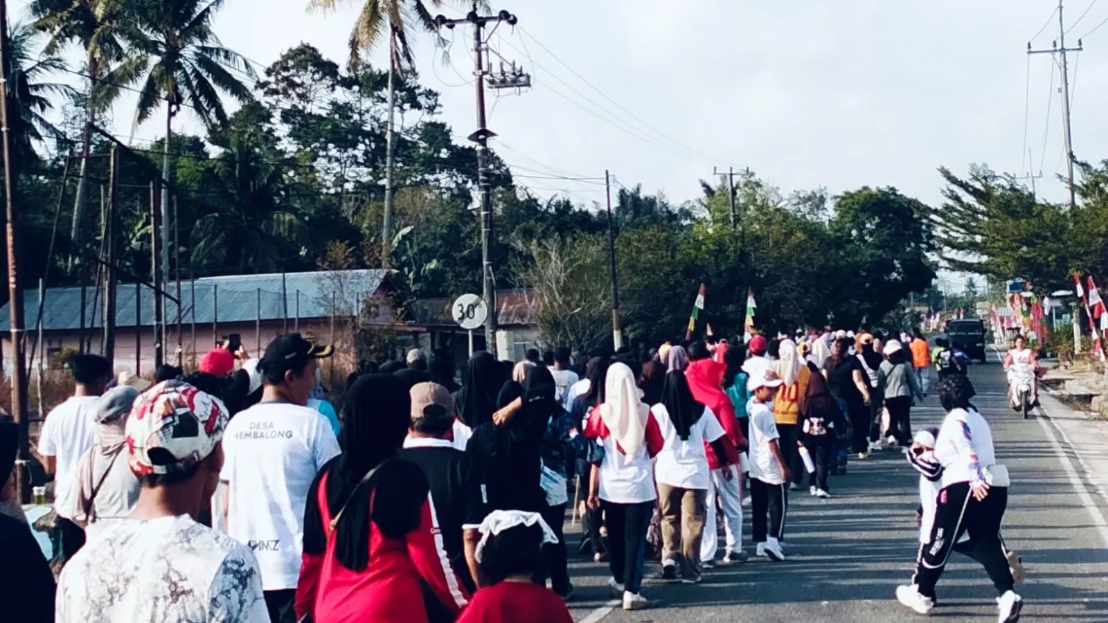 Koramil 414-04/Membalong Ikuti Jalan Santai Bersama Warga, Pererat Kebersamaan di Desa Membalong 9 AddText 08 30 05.35.37