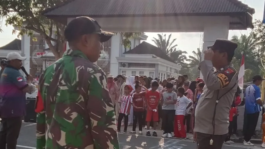 Koramil 414-04/Membalong Ikuti Jalan Santai Bersama Warga, Pererat Kebersamaan di Desa Membalong 10 AddText 08 30 05.36.16