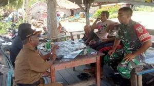 Babinsa Padang Kandis Serka Yusup Gelar Komsos, Bahas Karhutla dan Keamanan Warga
