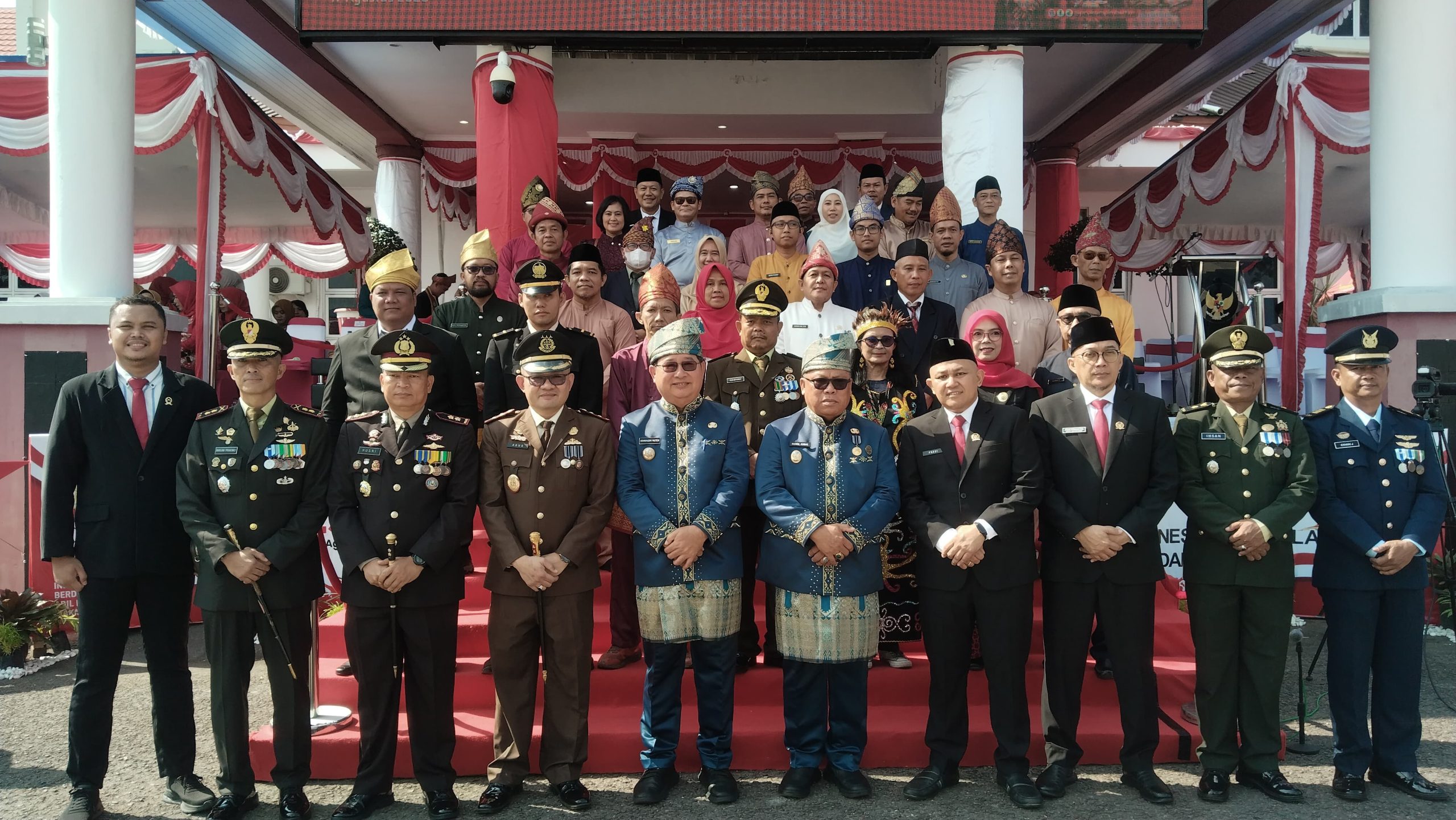 Sama-sama Hadiri Upacara HUT RI ke 81, KPU Beltim Ucapkan HUT ke-1 Yonif TP 845/Ksatria Satam 1 IMG 20260817 WA0151 scaled