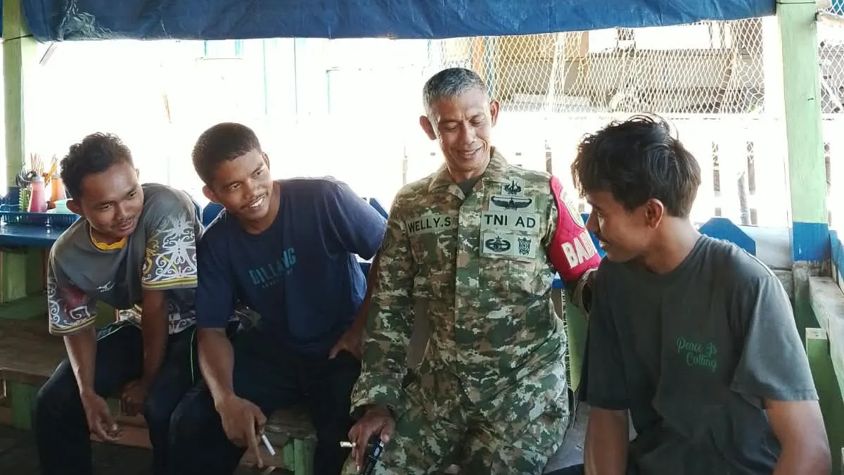Babinsa Desa Suak Gual Serda Welly Imbau Warga Waspadai Kebakaran Hutan di Musim Kemarau 7 Babinsa Desa Suak Gual Serda Welly Imbau Warga Waspadai Kebakaran Hutan di Musim Kemarau