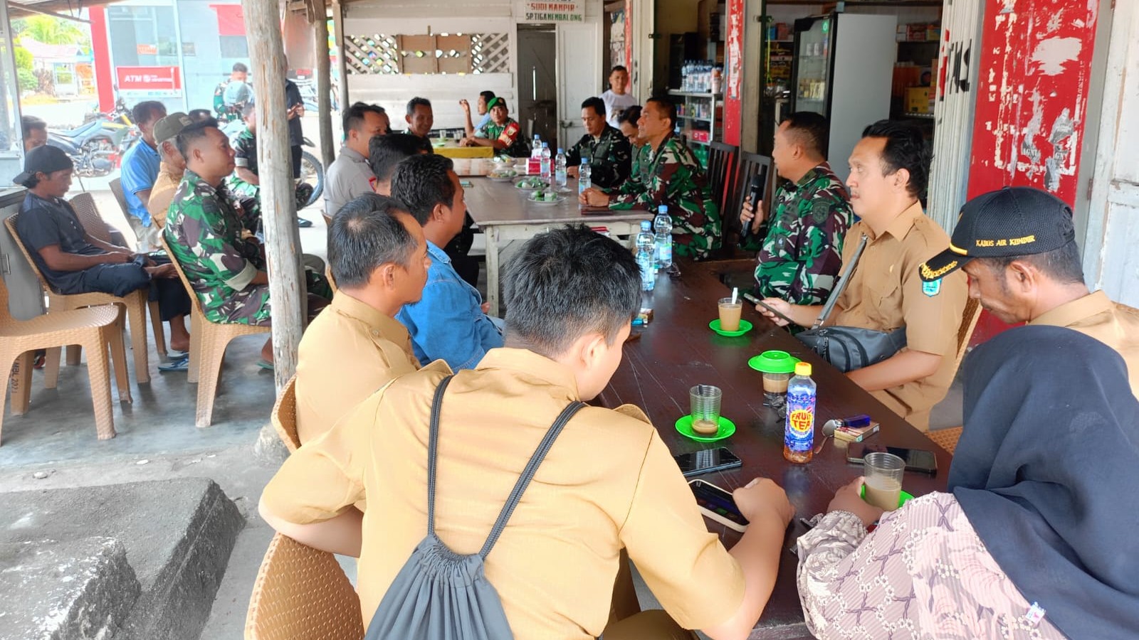 Koramil 414-04/Membalong Dampingi Sosialisasi Karhutla Mabes TNI di Desa Membalong 7 Koramil 414-04/Membalong Dampingi Sosialisasi Karhutla Mabes TNI di Desa Membalong