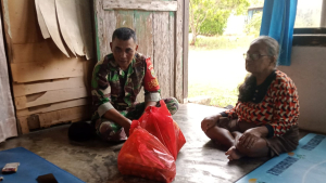 Babinsa Jangkang Koramil 03/Gantung Sertu Joko Nugroho Gelar Anjangsana dan Tali Asih kepada Warga