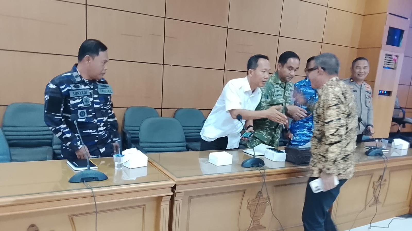 Pelda Suminto dari Koramil 01/Tanjungpandan Hadiri Rakor Persiapan Pengamanan Pilkades Serentak 8 AddText 09 10 02.16.44