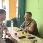 Serka Andri dari Babinsa Lenggang dan Polsek Bersinergi Jaga Kondusivitas dan Antisipasi Kebakaran