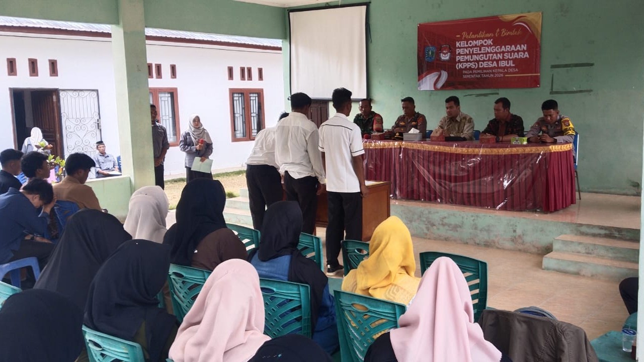 Babinsa Desa Ibul Sertu Suprapto Hadiri Pelantikan dan Bimtek KPPS Pilkades Serentak 2026 9 AddText 09 12 05.08.32