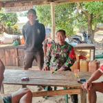 Babinsa Senyubuk Sertu I Kadek Edi P Ajak Warga Waspadai Cuaca Ekstrem dan Cegah Karhutla