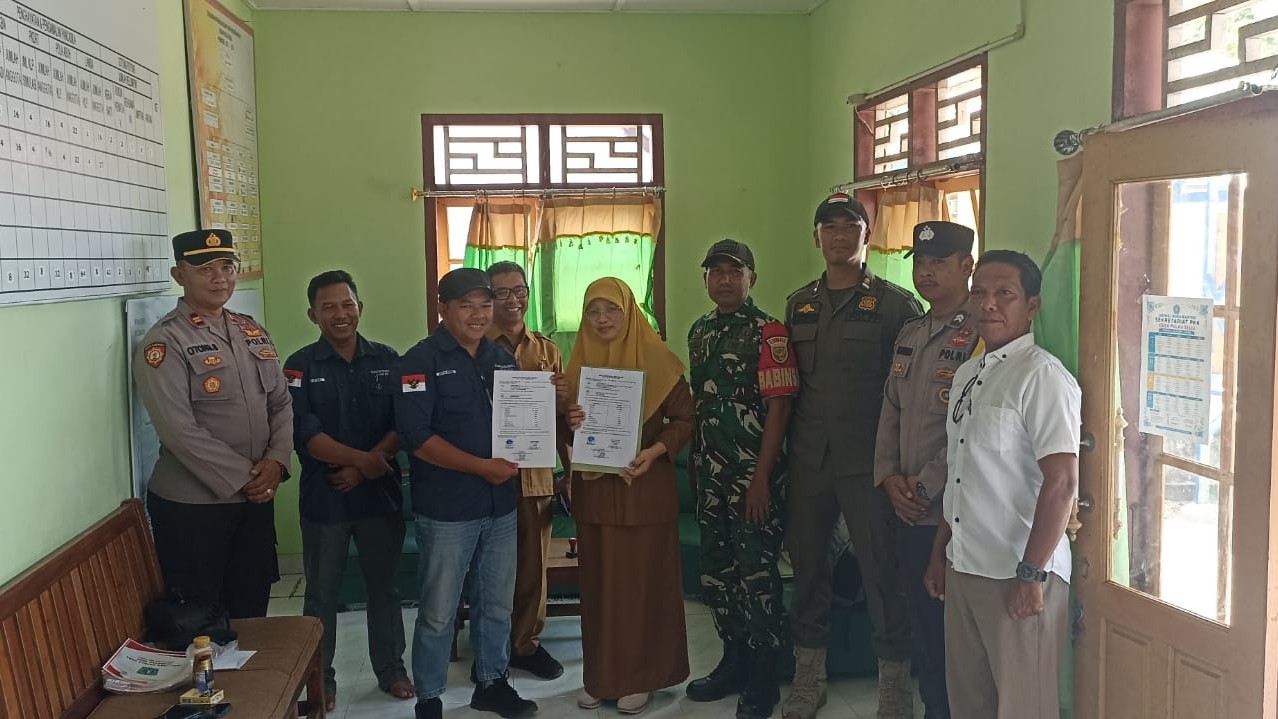 Babinsa Serka Yusup Monitor Distribusi Logistik Pilkades Serentak 2026 di Pulau Seliu 8 AddText 09 14 01.22.13