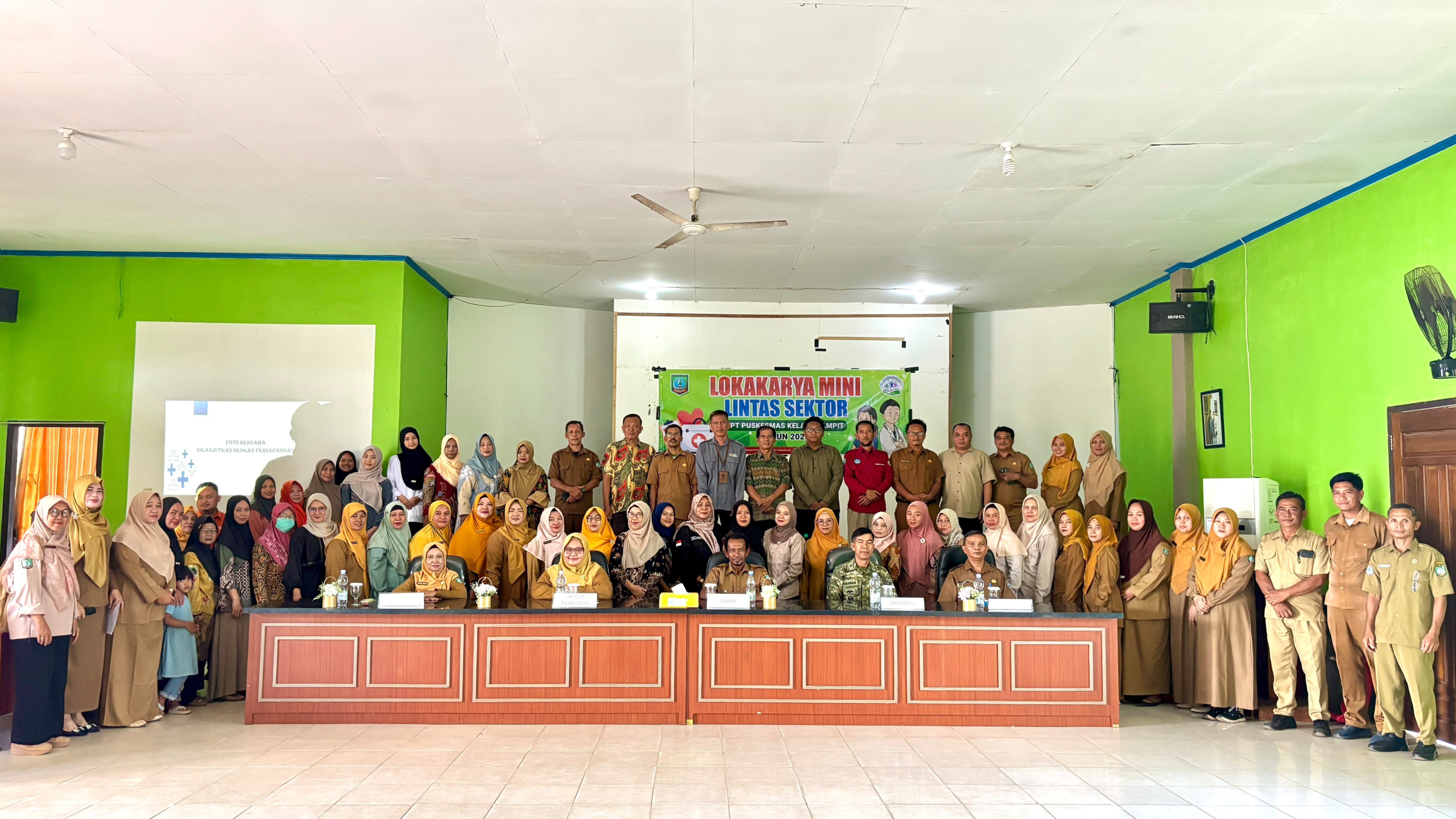 Danramil Kelapa Kampit Hadiri Lokakarya Mini Lintas Sektoral Puskesmas 8 AddText 09 15 04.15.11 scaled