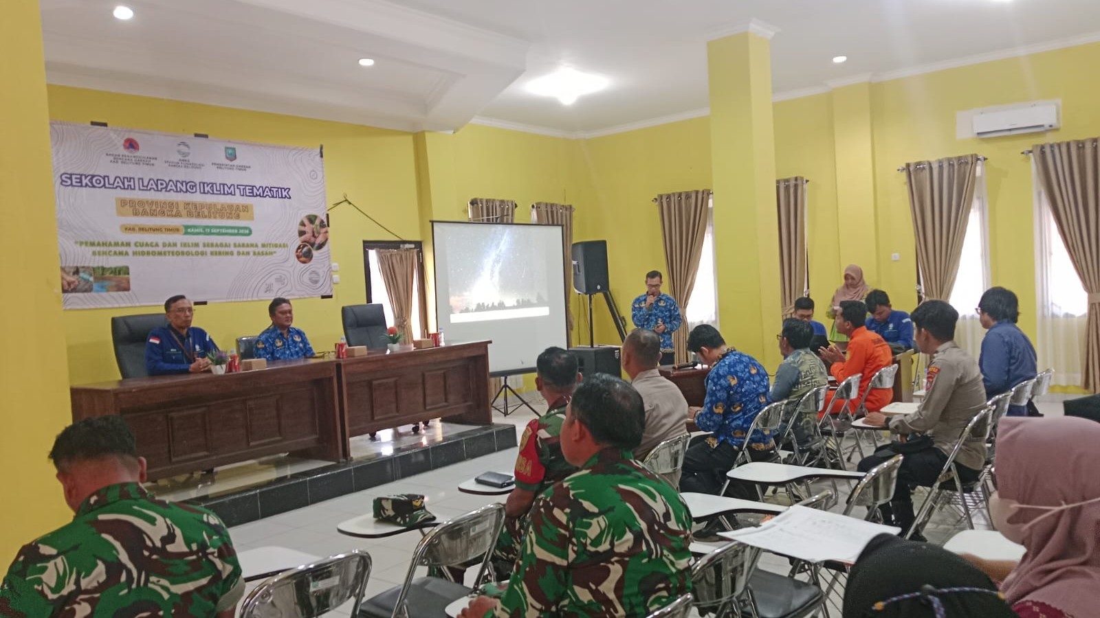 Sertu Wawan, mewakili Danramil 03/Gantung Kegiatan Ikuti Sekolah Lapang Iklim di Beltim 6 Sertu Wawan, mewakili Danramil 03/Gantung Kegiatan Ikuti Sekolah Lapang Iklim di Beltim