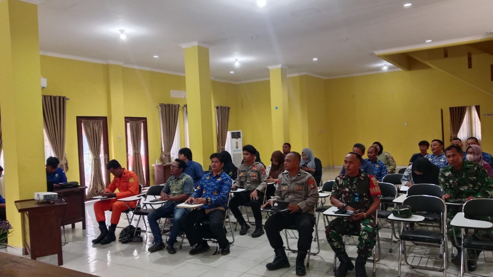Anggota Koramil 05/Kelapa Kampit, Sertu I Kadek Edi Ikuti Kegiatan SLI Tematik di Beltim 8 AddText 09 17 04.48.55