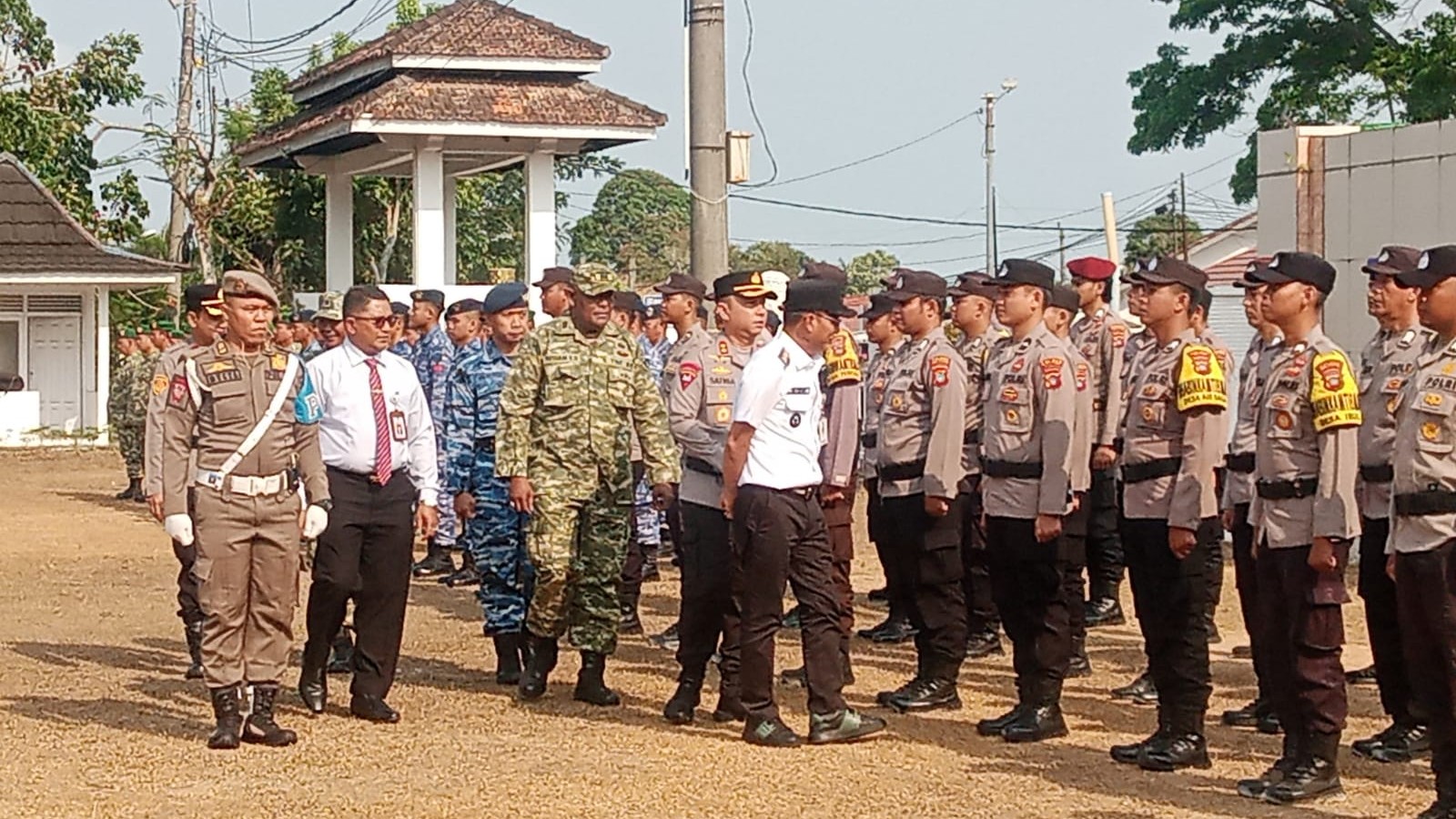 Danramil 414-04/MBL Wakili Dandim Hadiri Apel Gelar Pasukan Pengamanan Pilkades Serentak 2026 8 AddText 09 18 11.31.06