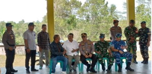 Komandan Kodim 0414 Belitung dan Bupati Tinjau Kesiapan TPS Pilkades Serentak 2026 di Desa Ibul