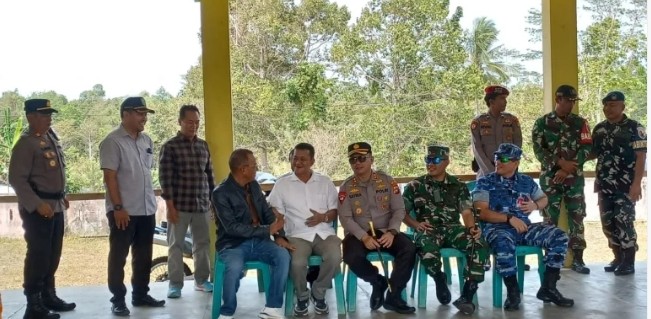 Komandan Kodim 0414 Belitung dan Bupati Tinjau Kesiapan TPS Pilkades Serentak 2026 di Desa Ibul 7 Komandan Kodim 0414 Belitung dan Bupati Tinjau Kesiapan TPS Pilkades Serentak 2026 di Desa Ibul
