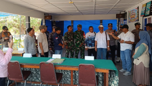 Danramil Membalong dan Sekda Belitung Monitor Kunjungan ke TPS 1 Desa Pulau Seliu