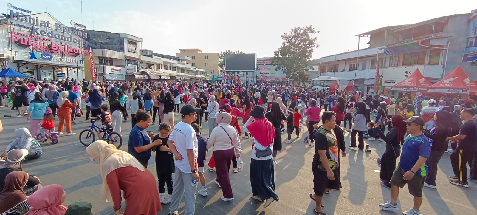 Jalan Santai dan Senam Segar-Bugar Meriahkan Hari Perhubungan,Olahraga dan HUT PMI 2026 di Belitung 8 AddText 09 20 02.14.02