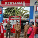 Sertu R. Hutagalung Dampingi Wabup Beltim Tinjau Distribusi BBM Bersubsidi di SPBU Kelapa Kampit