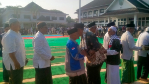 Lembaga Adat Melayu Belitung Ikuti Shalat Istisqa di Halaman Kantor Bupati:Mohon Hujan Segera Turun