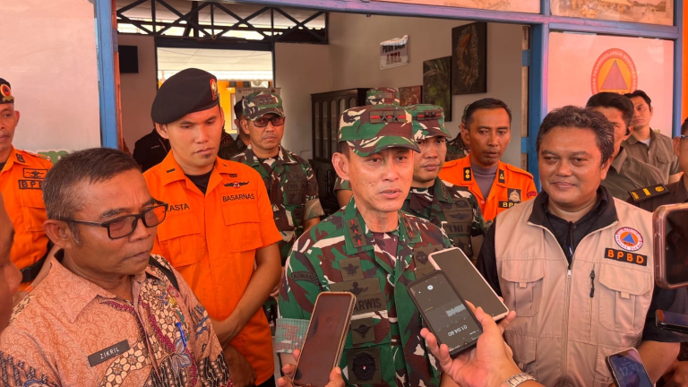 Tinjau Posko Karhutla Beltim, II/Sriwijaya, Mayjen TNI Ujang Darwis Tekankan Sinergi Antarinstansi
