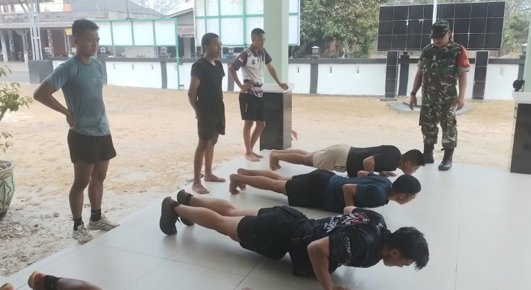 Serka Suherman Gelar Komsos dan Berikan Pembinaan Kaitan Proses Seleksi Calon Prajurit TNI-AD