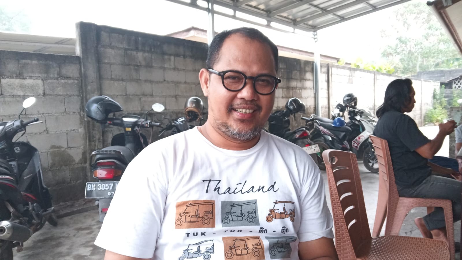 Hengki M. Nur Ucapkan Selamat kepada Bapak Saryadi, Kades Terpilih Air Raya 7 Hengki M. Nur Ucapkan Selamat kepada Bapak Saryadi, Kades Terpilih Air Raya