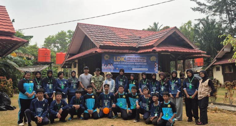 Sertu Wawan Setiawan Jadi Narasumber LDK Siswa SMK Stania Handayani Manggar
