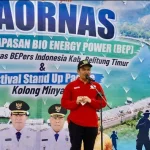 Tak Hanya Urus Nikah,Kepala KUA Manggar Turun Senam Bareng Ibu-Ibu dan Lansia di Situ Kulong Minyak