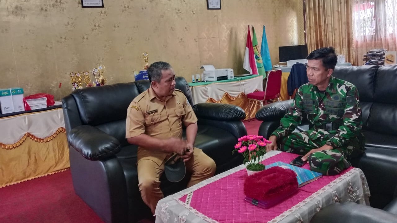 Danramil Kelapa Kampit Jadi Pembina Upacara, Sosialisasi Rekrutmen Calon Bintara dan Tamtama TNI AD 8 AddText 09 28 04.26.30
