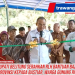 Bupati Belitung Serahkan RLH Bantuan Basnas Belitung dan Provinsi ke Bastiar, Warga Gunung Riting