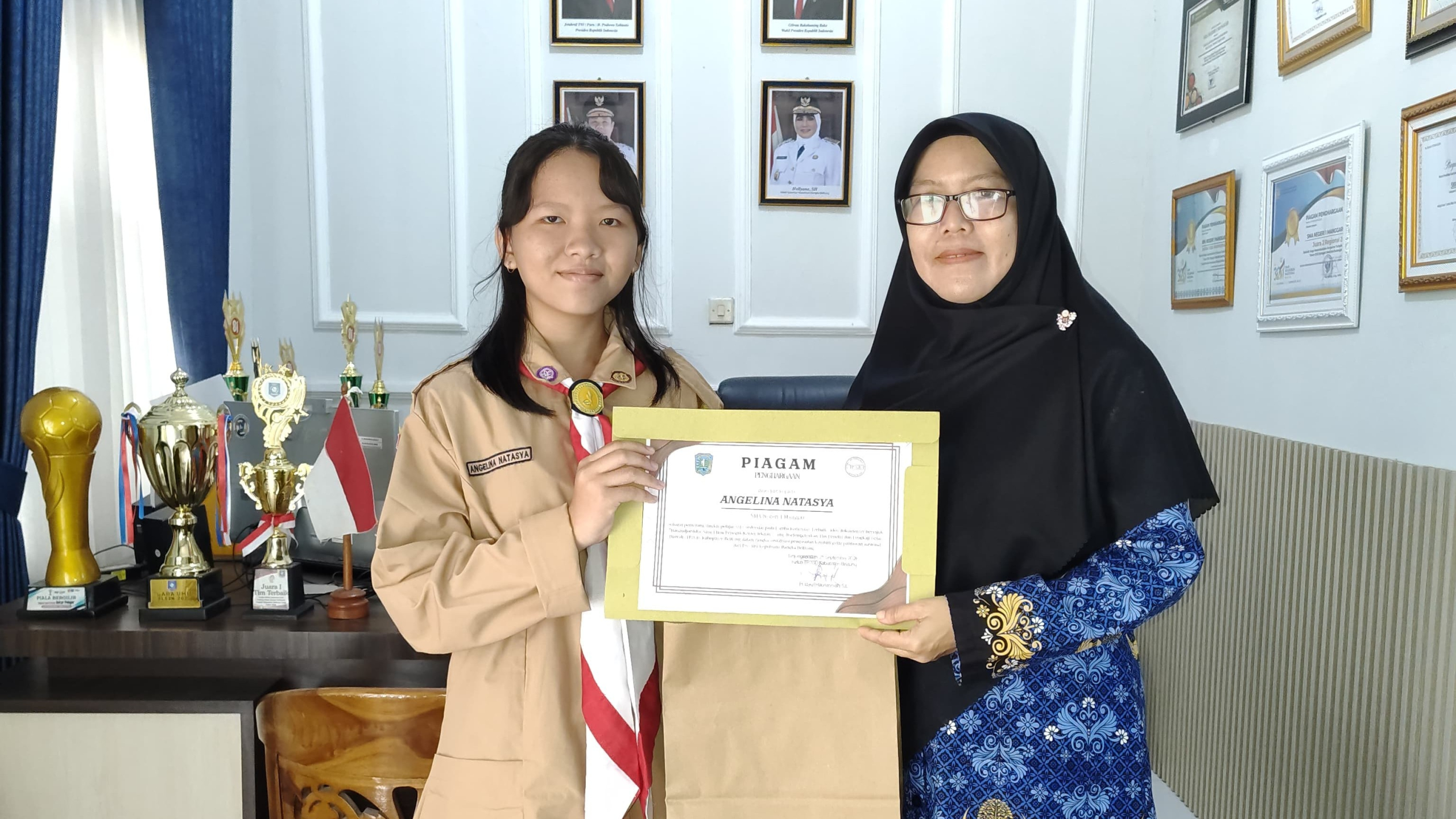 Para Pelajar Beltim Dapat Penghargaan, Kenalkan Sosok HAS Hanandjoeddin Lewat Komentar Video 8 AddText 10 01 01.21.10 scaled