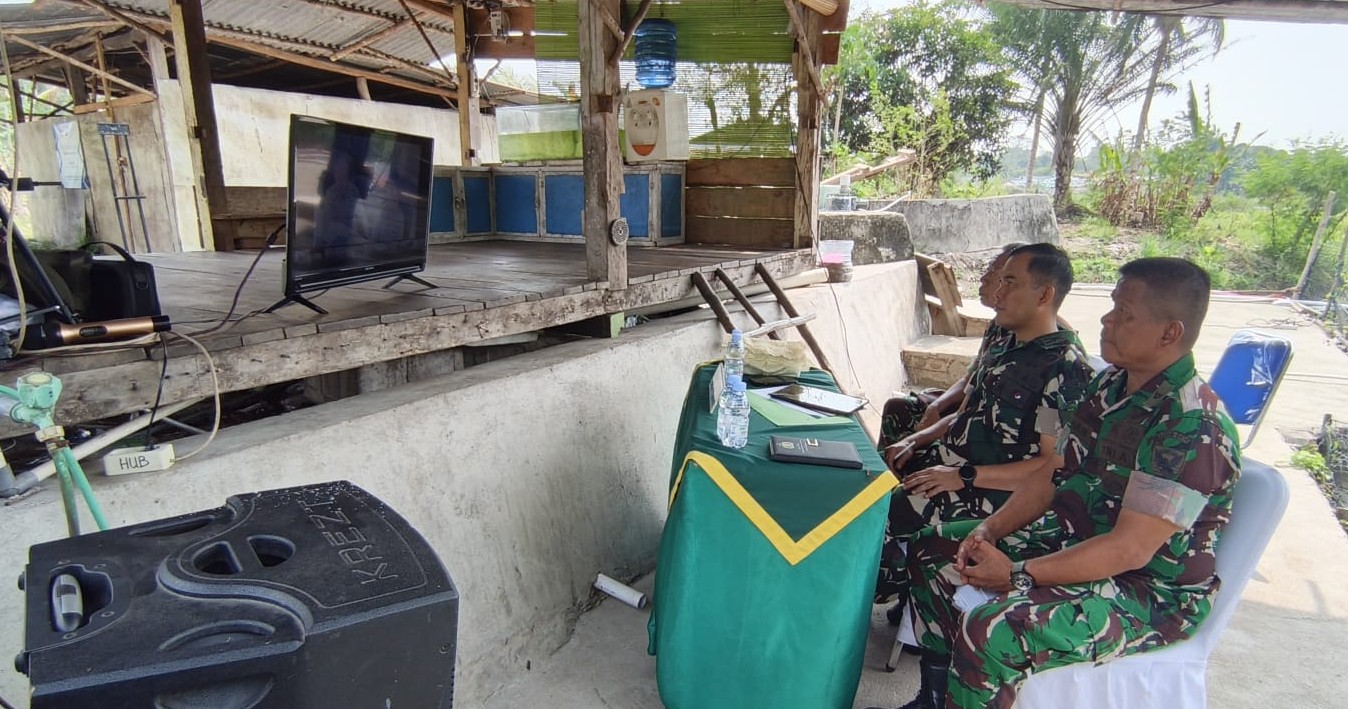 Kegiatan Zoom Meeting Dandim dan Kasdim Belitung Dalam Rangka Launching Pembentukan Kompi Produksi